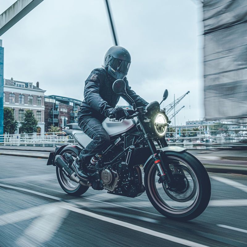 2022-street-model | Husqvarna 日本